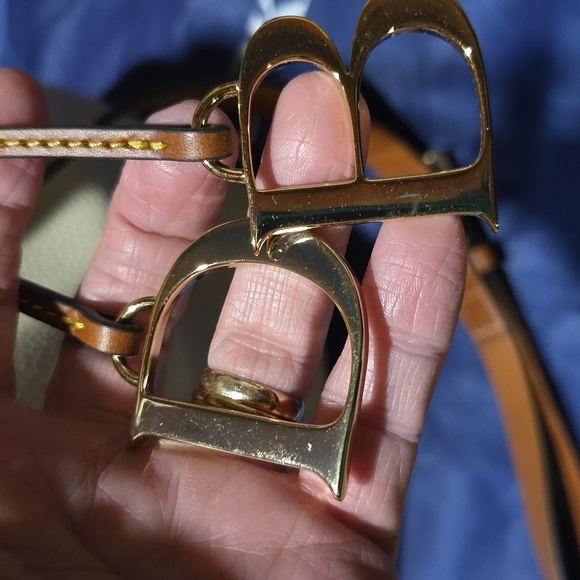 Dooney & Bourke Large Barlow Bag - Picture 3 of 10